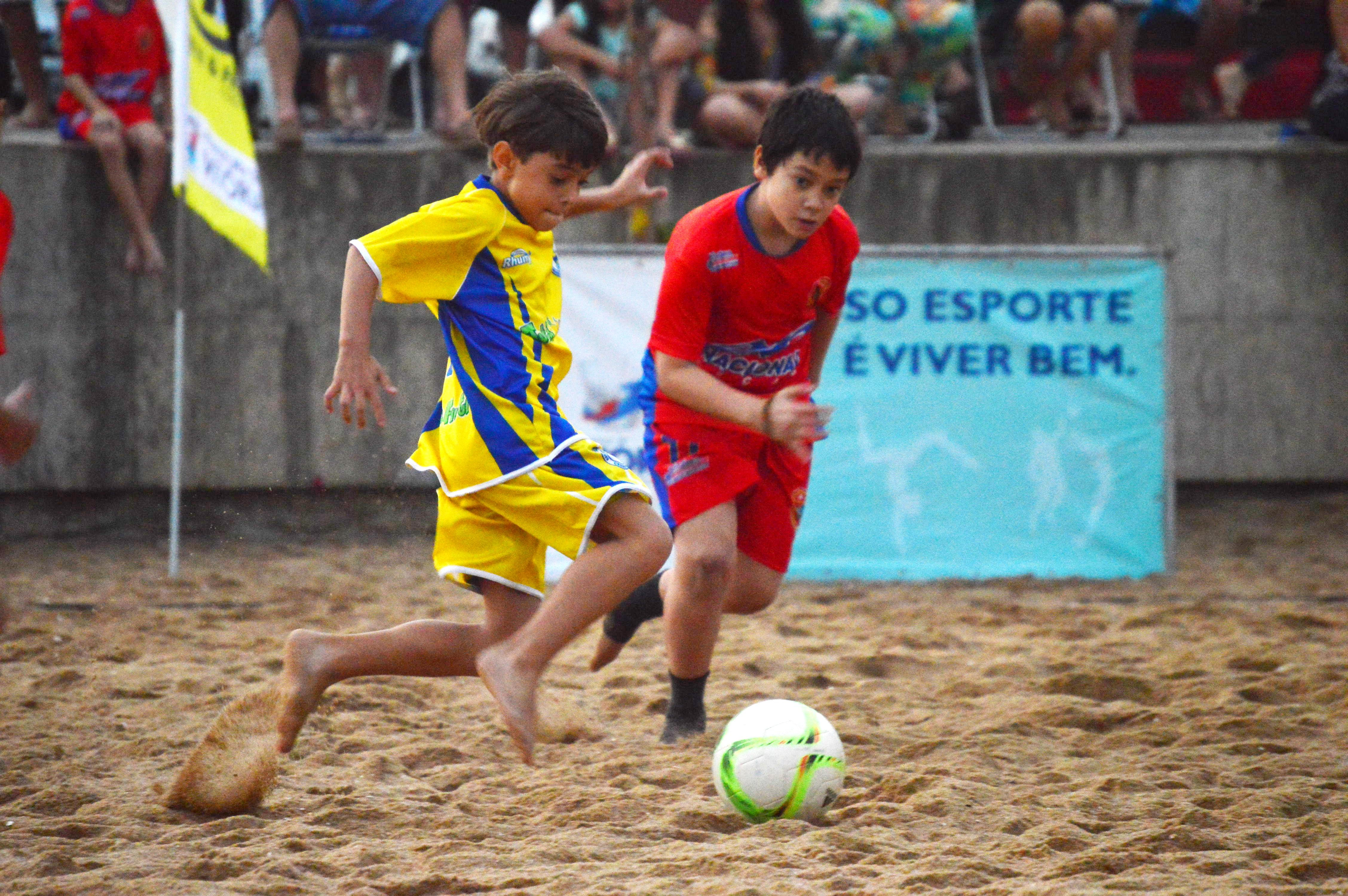 Vitória Kids Beach Soccer Cup estréia com média de 10,5 gols por partida